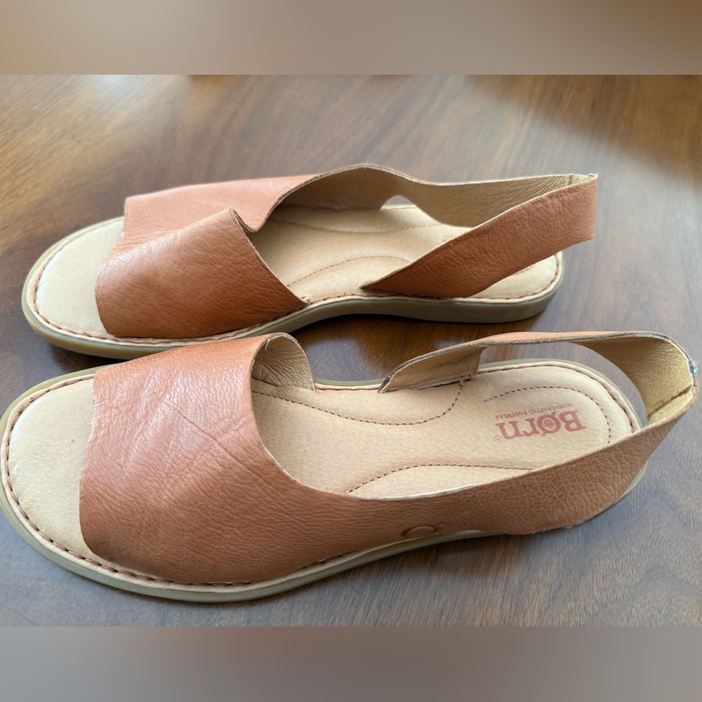 Born Inlet Tan Leather Sandals Sz 8